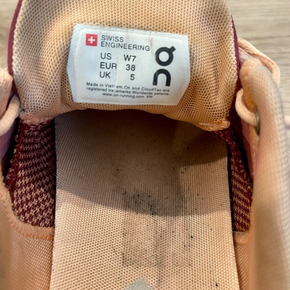 Women's On Cloud 2.0 Swiss Engineering Dust Rose/Peach Running Shoes Size 7 - Picture 2 of 12